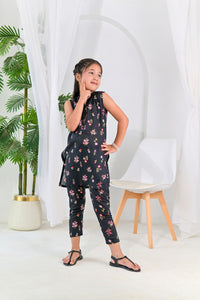 Noir Floral Breeze