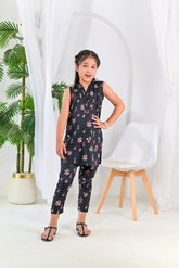 Noir Floral Breeze