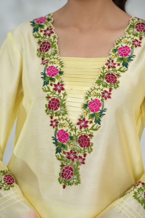 Lemon blossom Silk Ensemble detail