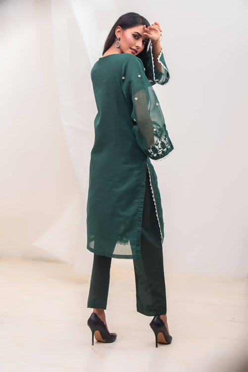 Elite Rich Emerald Embroidered outfit detail