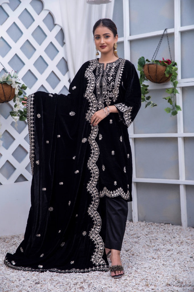 Zeenat – velvet shawl