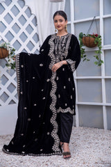 Zeenat – velvet shawl