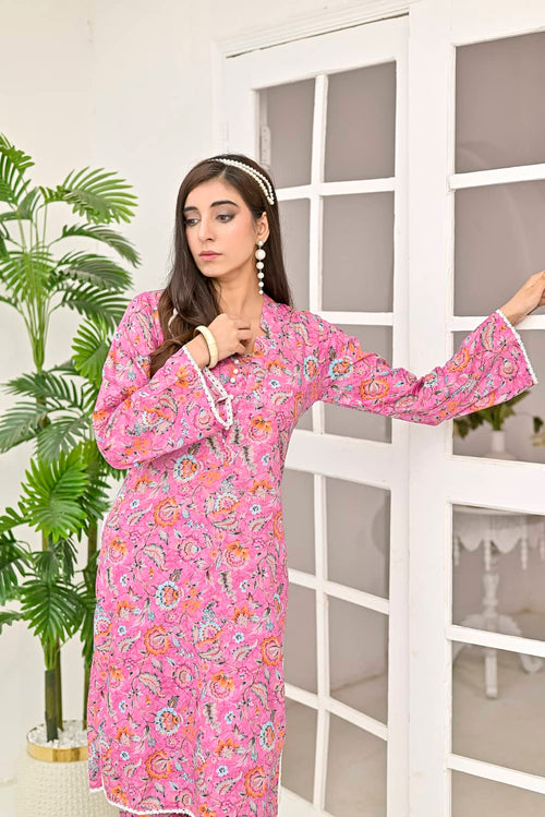 Blossom Grace – Pink Floral Printed Lawn Kurta Set detail