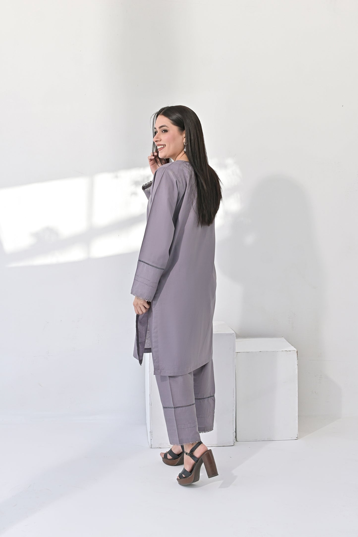 Airy Aesthetic Minimalist Mauve