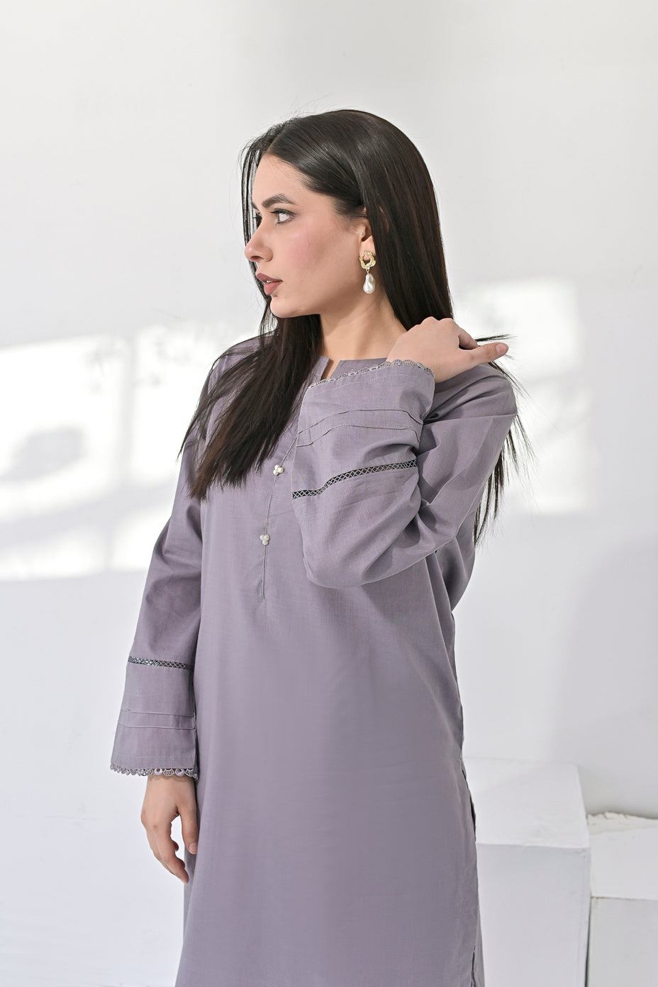Airy Aesthetic Minimalist Mauve