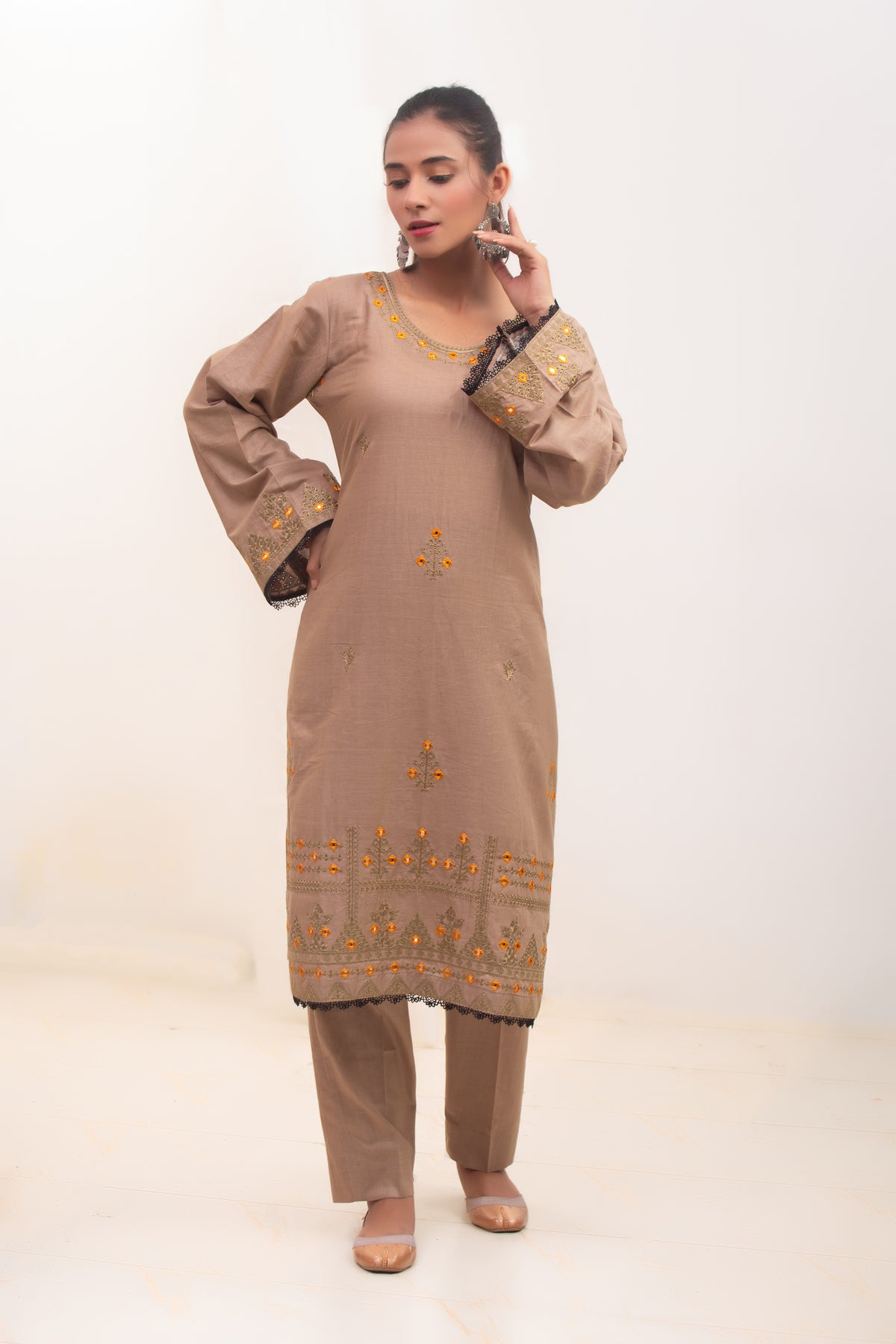 Embroidered Lawn - D 537