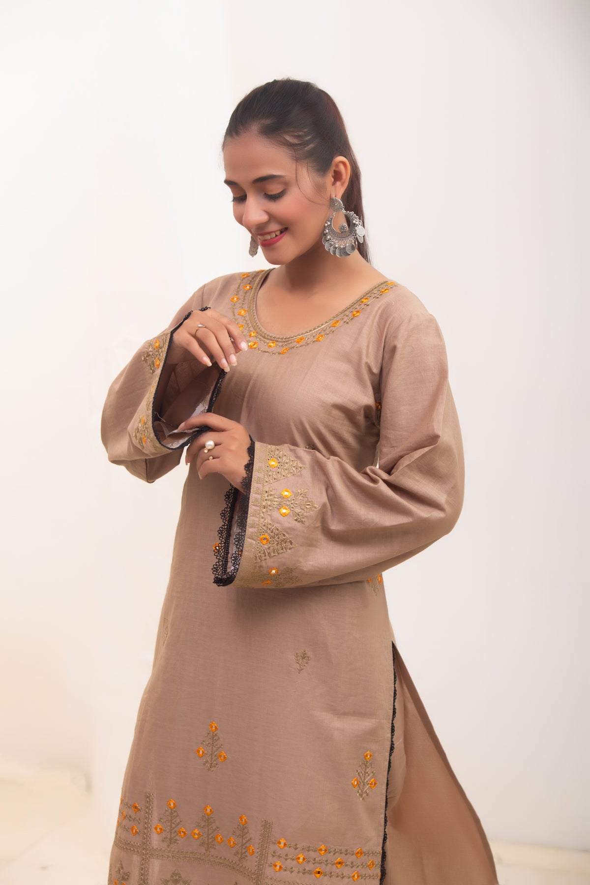 Embroidered Lawn - D 537