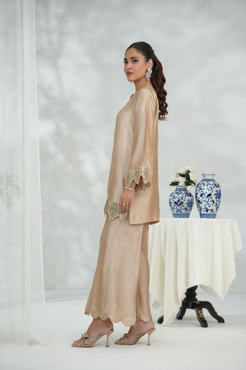 Lustre Luxe detail