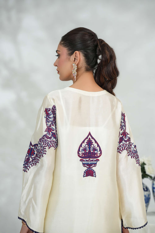 pristine ivory silk detail